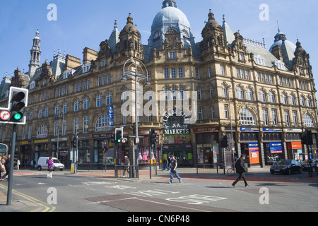 Leeds West Yorkshire England beeindruckenden viktorianischen Fassade des städtischen Märkte Stockfoto