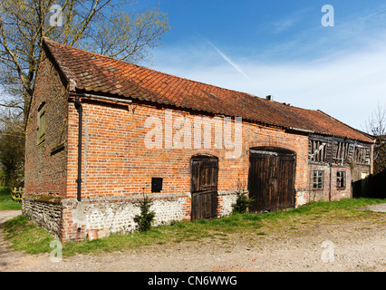 Eine alternde Scheune steht den Test der Zeit auf einer Farm in "North Norfolk" UK Stockfoto