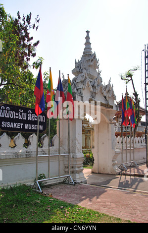 Eingang zum Sisaket Museum, Lan Xang Road, Vientiane, der Präfektur Vientiane, Laos Stockfoto