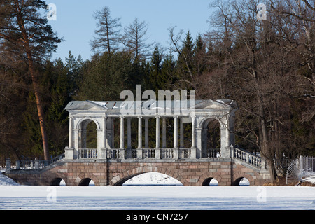 Marmor oder palladianische Brücke in der Nähe der großen Teich Zarskoje SELO, PUSCHKIN, Sankt-Petersburg Stockfoto