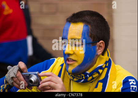 Rugby-Fans in Vicarage road Stockfoto