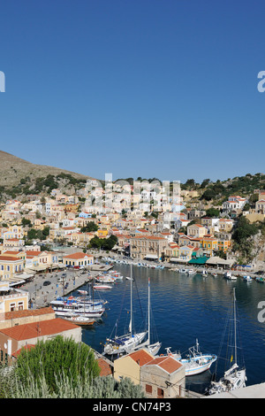 Symi. Dodekanes-Inseln. Griechenland. Hafen von Gialos. Stockfoto