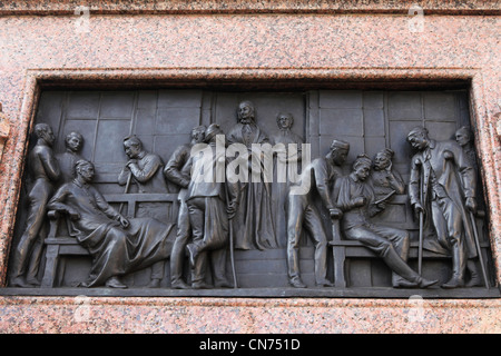 Krim-Krieg-Krankenhaus-Szene auf dem Sidney Herbert-Denkmal in London, England. Stockfoto