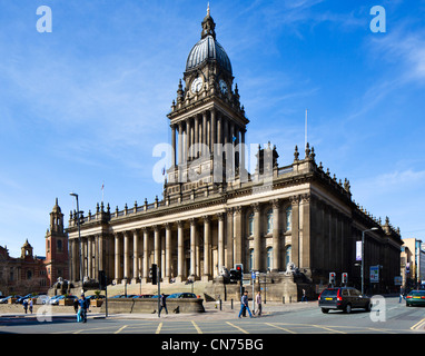 Leeds Town Hall entworfen von den ortsansässigen Architekten, Cuthbert Broderick, Leeds, West Yorkshire, England Stockfoto