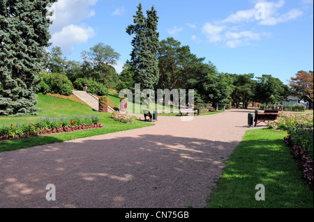 Park von Hanko Kirchstadt ist ein idyllischer und ruhiger Ort mit viel Platz für ein Picknick und Entspannung haben. Kirche-Park, Hanko, Stockfoto