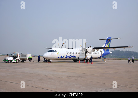 Lao Airlines ATR 72-500 Turboprop-Flugzeuge am internationalen Flughafen Luang Prabang, Laos, Luang Prabang, Luang Prabang Provinz Stockfoto