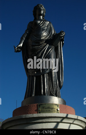 Statue von Calliope, die Göttin der epischen Poesie in den Garten von Amazon Teather. Stockfoto