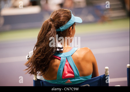 Tennis Player, Ana Ivanovic, Pausen zwischen den Sets von Merkur Versicherung Open in La Costa Resort. Stockfoto