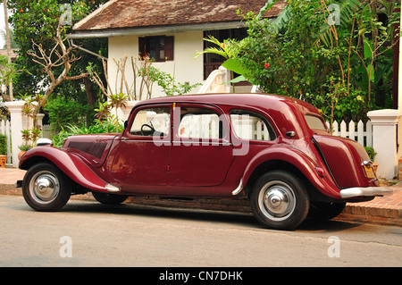 Klassische Citroën in Luang Road, zu verbieten, Vatnong, Luang Prabang, Provinz Luang Prabang, Laos Stockfoto