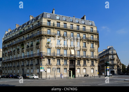 Frankreich, Paris, Haussmann erste Klasse Typ Gebäude am Platz der Dominikanischen Republik mit Blick auf den Park Monceau Stockfoto