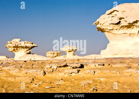 Ägypten, Unterägypten, libysche Wüste, Bahareyya Oase, Weiße Wüste Stockfoto