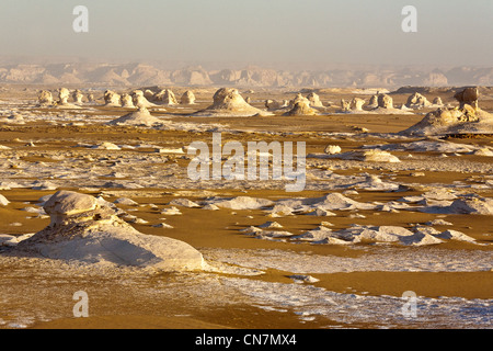 Ägypten, Unterägypten, libysche Wüste, Bahareyya Oase, Weiße Wüste Stockfoto