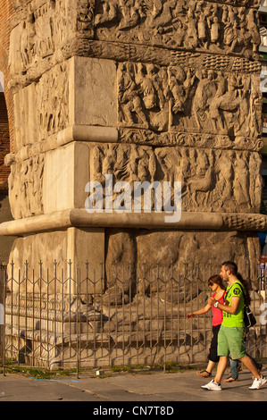 Griechenland, Mazedonien, Thessaloniki, Arch of Galerius, Triumphbogen, erbaut im 4. Jahrhundert zu Ehren Kaiser Galerius, Stockfoto