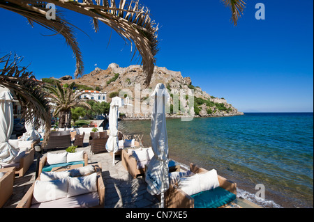 Griechenland, Insel Lemnos, Myrina, Hauptstadt und Haupthafen der Insel, Bar in der Nordbucht dominiert im 12. Jahrhundert Stockfoto