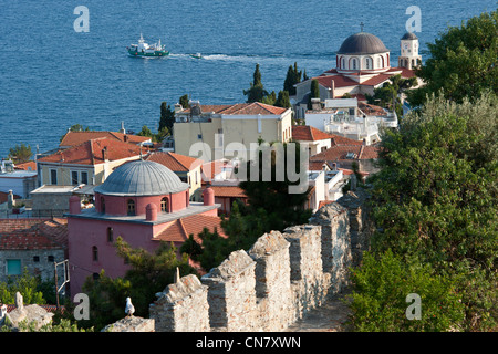 Griechenland, Mazedonien, Kavala, am Hafen, Blick auf die alte Stadt (oder Panagia) und die Ägäis von der byzantinischen Zitadelle Stockfoto