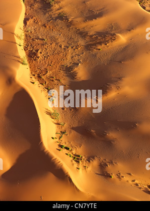 Tiefflug Luftaufnahme der roten Sanddünen, Outback NSW, Australien Stockfoto