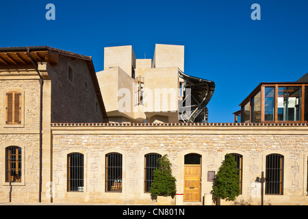 Spanien, spanische Baskenland, Provinz Alava, Rioja Alavesa, Elciego, Weinkeller mit Hotel Marques de Riscal entworfen von Stockfoto