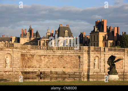 Frankreich, Seine et Marne (77), Fontainebleau, das königliche Schloss, die zum Weltkulturerbe der UNESCO, Statue von dem Bassin des Stockfoto