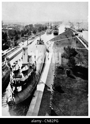 1917 Whaleback geladen mit Weizen in Schleusen von Sault Ste Marie Stockfoto