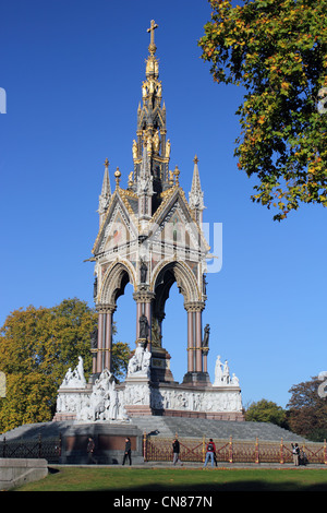 Das Albert Memorial, entworfen von Sir George Gilbert Scott, Kensington Gardens, London, England, UK Stockfoto