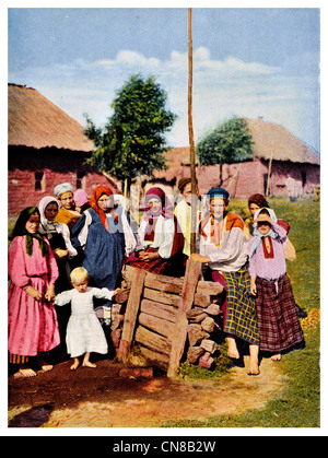 Erste veröffentlichte 1914 russischen Bauern traditionelle ethnische Kleidung Kostüm Kleid Stockfoto