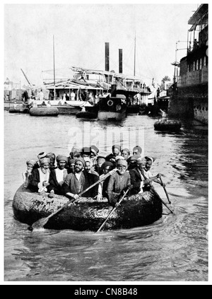 Zuerst veröffentlicht 1914 Steam ship Goofah Korb Coracle Bagdad Fähre Stockfoto