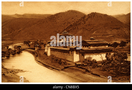 Zuerst veröffentlicht 1914 Punakha Jong Dzong Festung Burg Winter Palast Regierung Bhutan ein Stockfoto