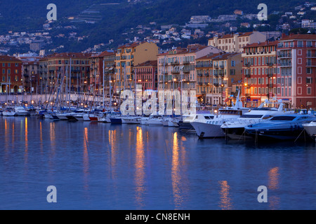 Frankreich, Alpes Maritimes, Nizza, den alten Hafen, Quai des Docks Stockfoto