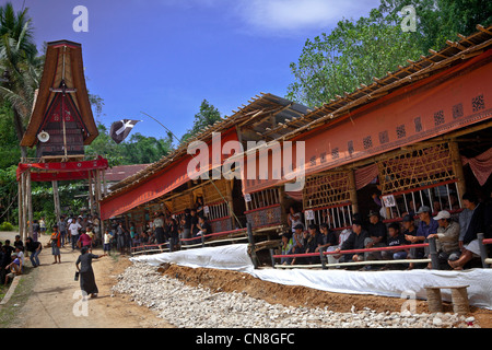 Toraja Dorf während der Trauerfeier, Rantepao, Sulawesi, Indonesien, Pazifik, Süd-Asien Stockfoto