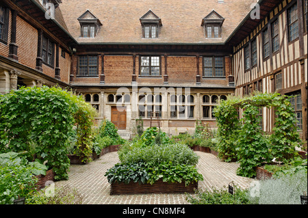 Frankreich, Aube, Troyes, Hotel de Mauroy Mansion, Musee de l'Outil et De La Pensee Ouvriere (Werkzeug-Museum), mittelalterlicher Garten in der Stockfoto