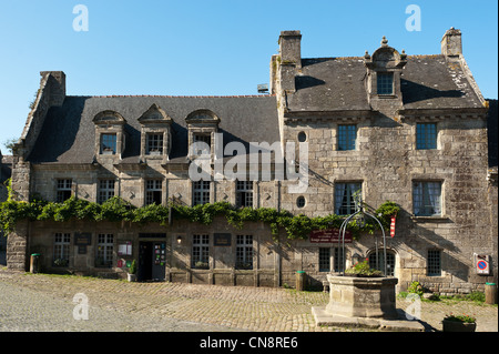 Frankreich, Finistere, Locronan, beschriftete Les Plus Beaux Dörfer de France (die schönsten Dörfer Frankreichs), Kirchplatz Stockfoto