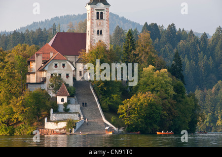 Die Kirche Mariä Himmelfahrt auf der Insel von der See Bled Slowenien, Region Gorenjska, Bled Stockfoto