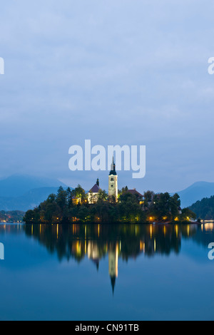 Die Kirche Mariä Himmelfahrt auf der Insel von der See Bled Slowenien, Region Gorenjska, Bled Stockfoto