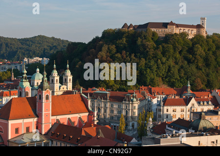 Slowenien, Ljubljana, Hauptstadt Stadt Sloweniens, Panorama der Stadt von der Terrasse des Café Abecedarium, der Franziskaner Stockfoto