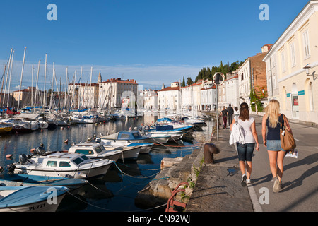 Slowenien, Golf von Triest, Adria-Küste, Primorska Region, Piran, am Hafen Stockfoto