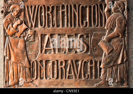 Vereinigtes Königreich, London, City, The Black Friar, ein Pub, eine Kette, gegründet im Jahre 1905 in der Arts And Crafts, Nicholson, gehören Stockfoto