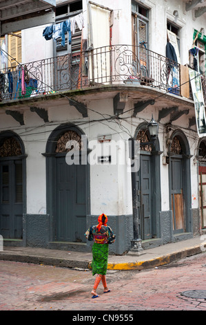 Panama, Panama-Stadt, Altstadt, Weltkulturerbe der UNESCO, Casco Antiguo, ein Kuna-Indianer in den Straßen von Barrio Stockfoto