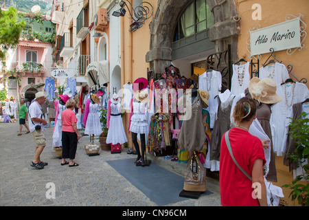 Berühmte Mode, Moda Positano, Boutiquen am Dorf Positano, Amalfiküste, UNESCO-Weltkulturerbe, Kampanien, Italien, Mittelmeer, Europa Stockfoto