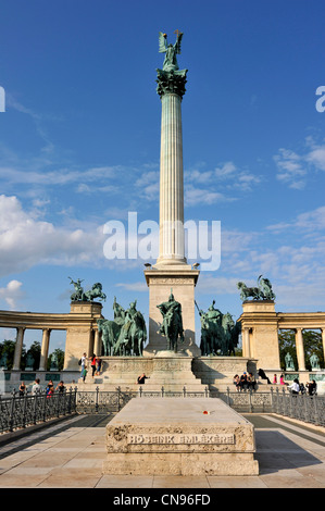 Ungarn, Budapest, Weltkulturerbe von UNESCO, Hosok Tere (Hereos Square), dem Milleniumsdenkmal und die Spalte von 36 Stockfoto