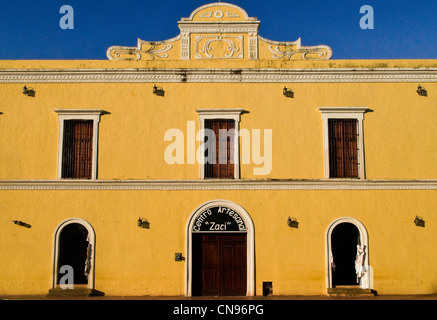 Mexiko, Yucatan-Zustand, Valladolid, historische Gebäude und Handwerk Mitte von Indien auf dem Zocalo-Platz in der Altstadt Stockfoto