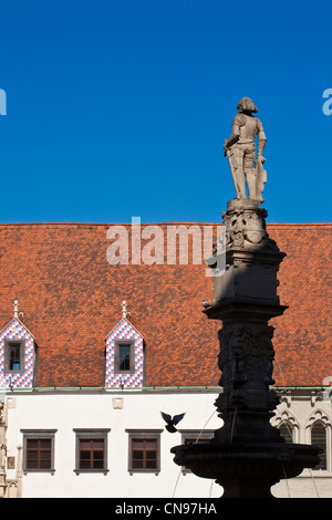 Slowakei, Bratislava, Altstadt, Hauptplatz, Spalte des Brunnens von Maximilien, im Auftrag von König Maximilian, und Stockfoto