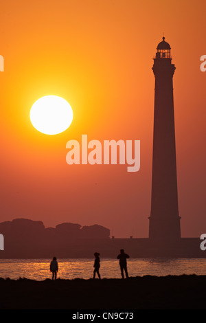 Frankreich, Finistere, Plouguerneau, unberührten Insel, unberührten Insel-Leuchtturm, der höchste Leuchtturm Europas aus einer Höhe von Stockfoto