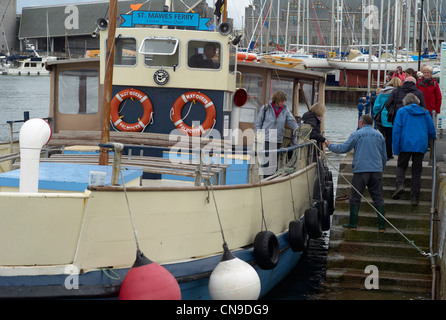 Die St Mawes nach Falmouth Fähre 'Andocken' im Hafen von Falmouth Cornwall, Devon Stockfoto