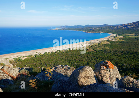 Frankreich, Corse du Sud, Erbaju reichen von Rock Roccapina und Domaine de Murtoli im Hintergrund Stockfoto