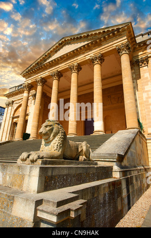 Die Neo-klassischen Südfront mit korinthischen Säulen des Duke of Buckingham Stowe House im Jahre 1771 von Robert Adam entworfen. Stockfoto