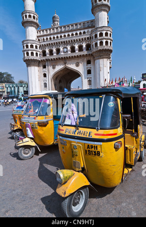 Autorickshaws nahe Charminar Hyderabad Andhra Pradesh, Indien Stockfoto