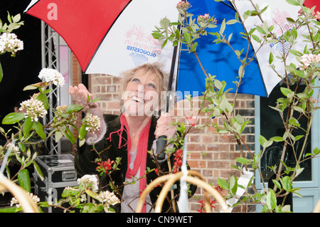 TV-Promi Gärtner Carol Klein in Garten Party Gloucester Quays Stockfoto