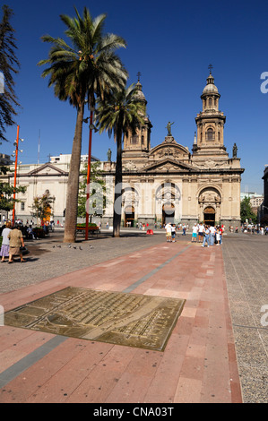 Chile, Santiago de Chile, Karte der Stadt und die Kathedrale von Santiago mit Blick auf die Plaza de Armas in Santiago de Chile Stockfoto