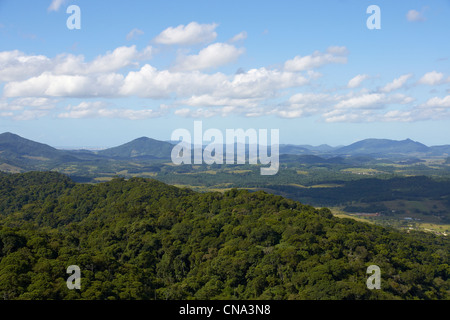 Landschaft im mittleren Tal des Flusses Itajai Stockfoto