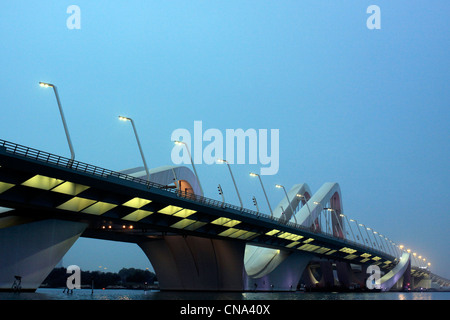 Die Sheikh-Zayed-Brücke, entworfen von Zaha Hadid in Abu Dhabi Stockfoto